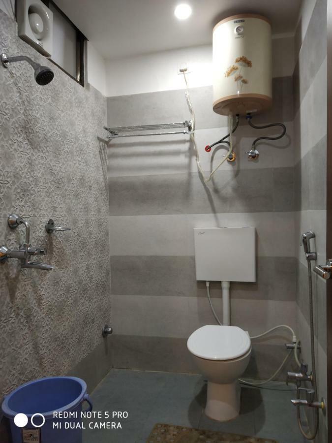 Hotel Aadesh Palace Waranasi Zewnętrze zdjęcie