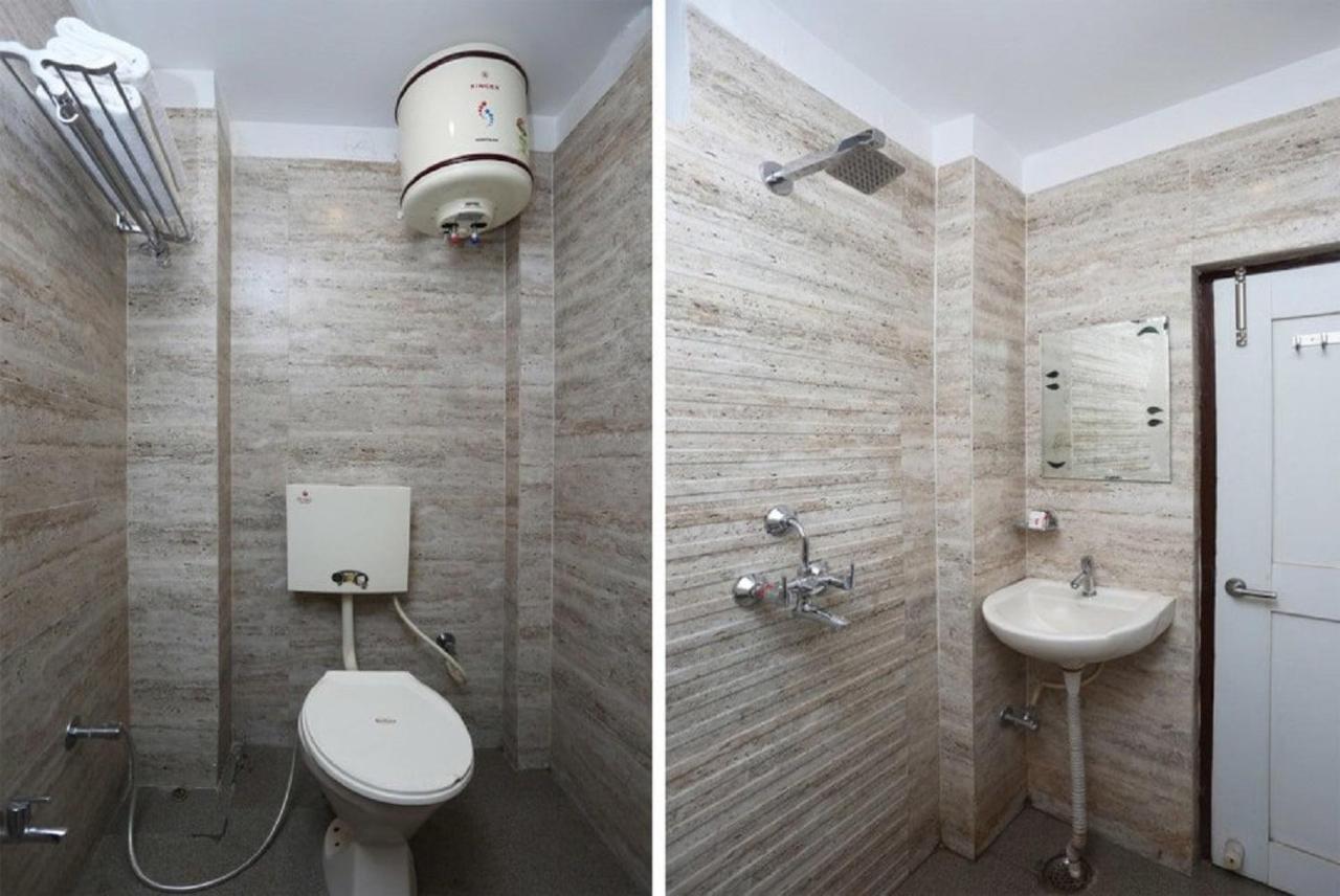 Hotel Aadesh Palace Waranasi Zewnętrze zdjęcie